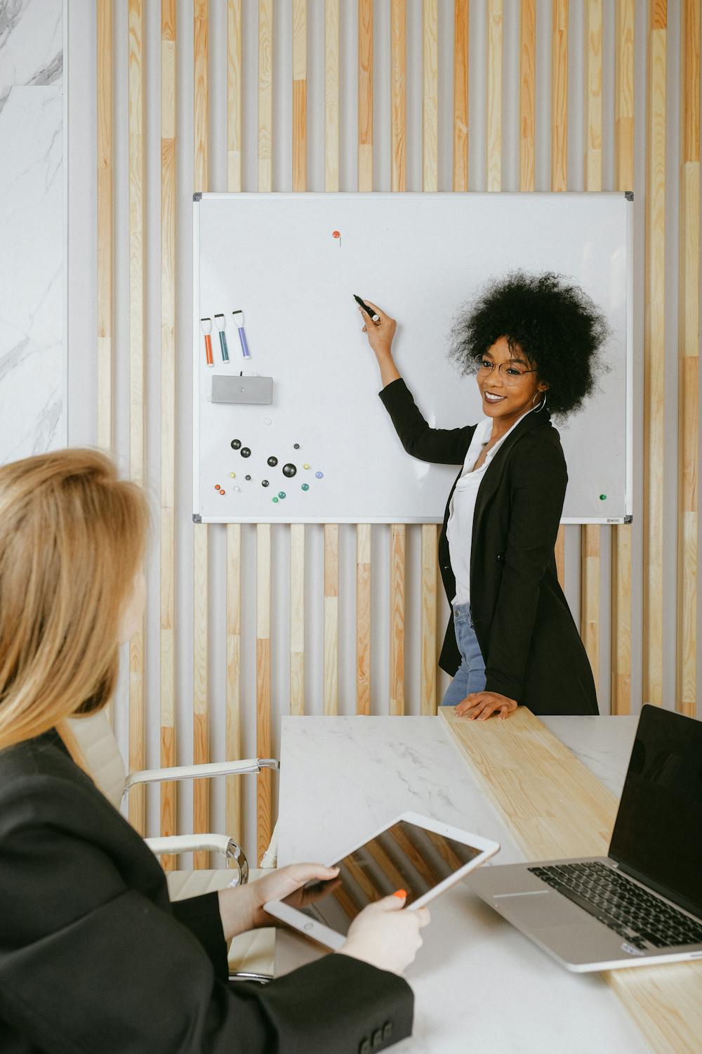 The Entrepreneur's Edge: Why Top Performers Rely on Virtual Assistants